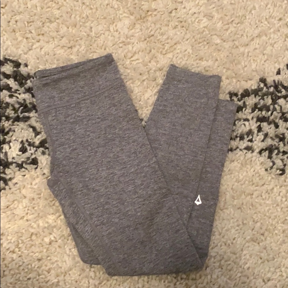 Girls Ivivva size 12 Capri leggings